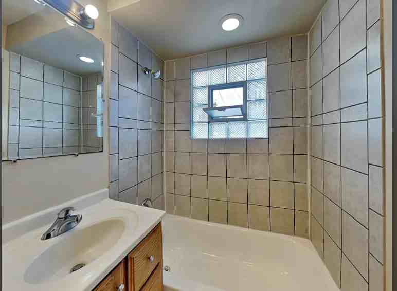 9318 South 78th Avenue - Photo 3 of 8