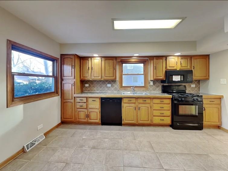 9318 South 78th Avenue - Photo 4 of 8