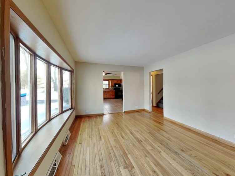 9318 South 78th Avenue - Photo 6 of 8