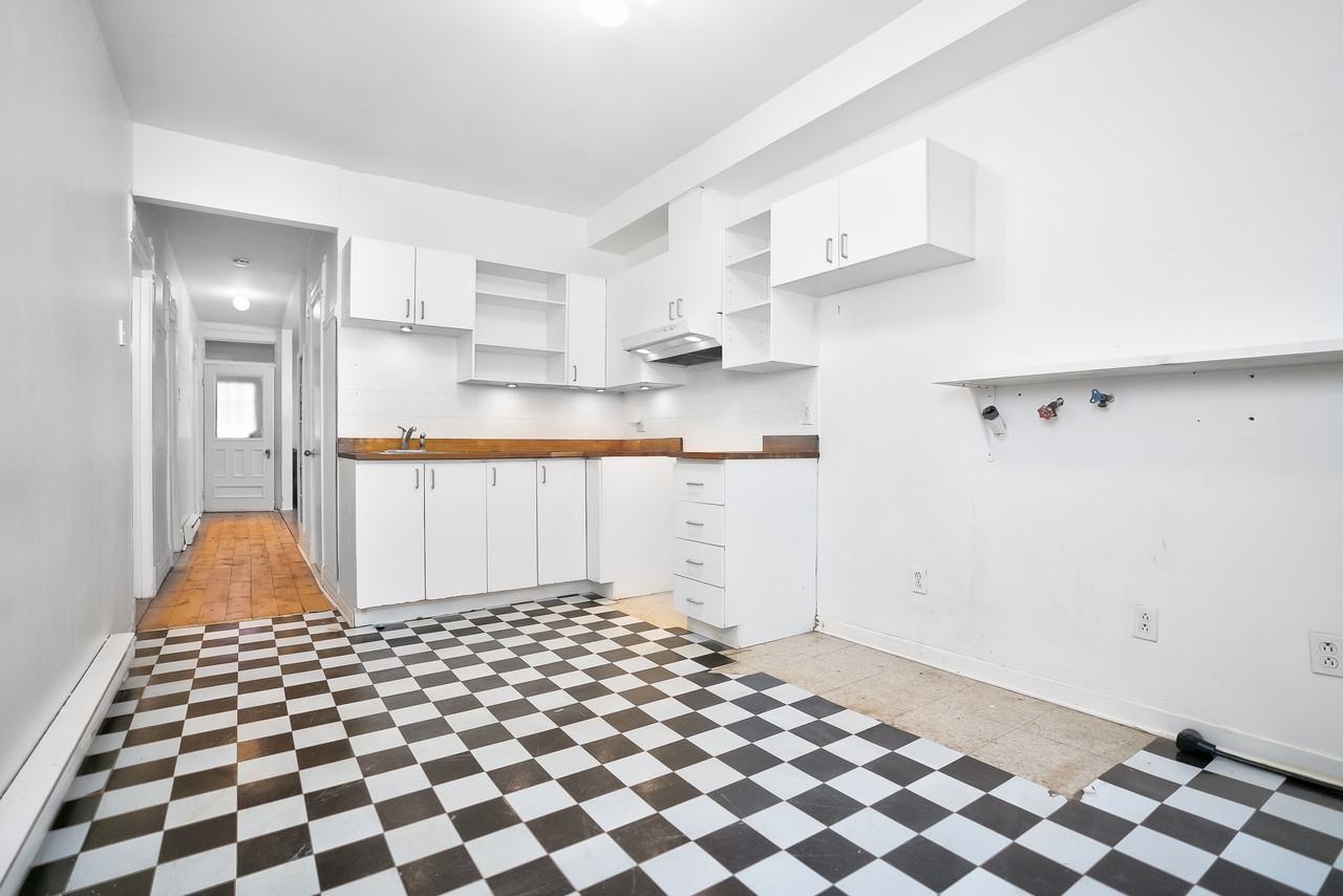 6369 Rue Saint-Dominique - Photo 7 of 31