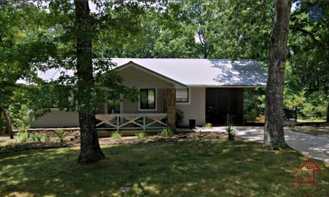 165 Lakeshire Dr - Photo 1 of 1