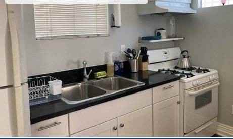 4276 Kenyon Ave - Photo 5 of 7