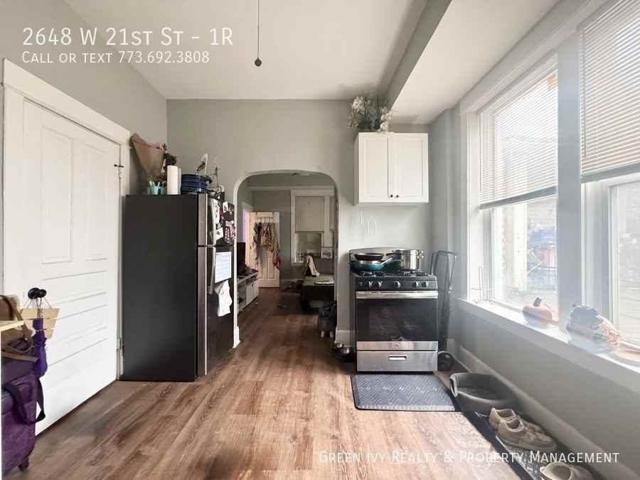 2648 W 21st St #1R - Photo 3 of 15