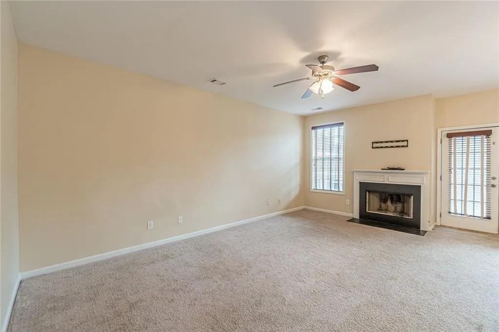 4247 Youngstown Cir #4247 - Photo 7 of 26