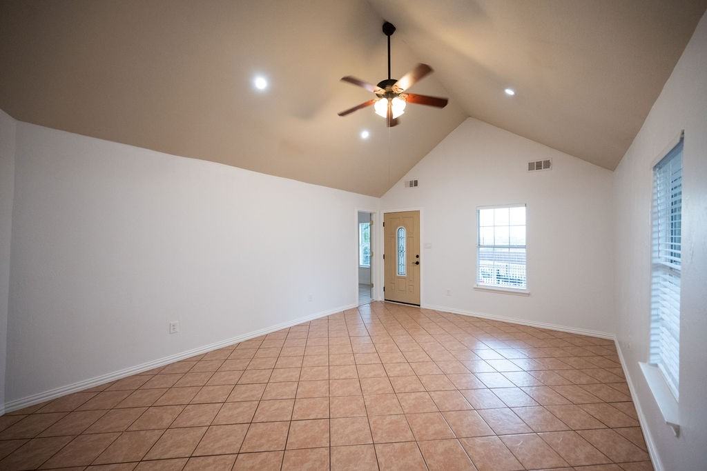 922 Grant St #NA - Photo 5 of 18