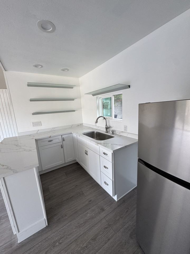 401 Oxford Dr #BACK - Photo 4 of 12