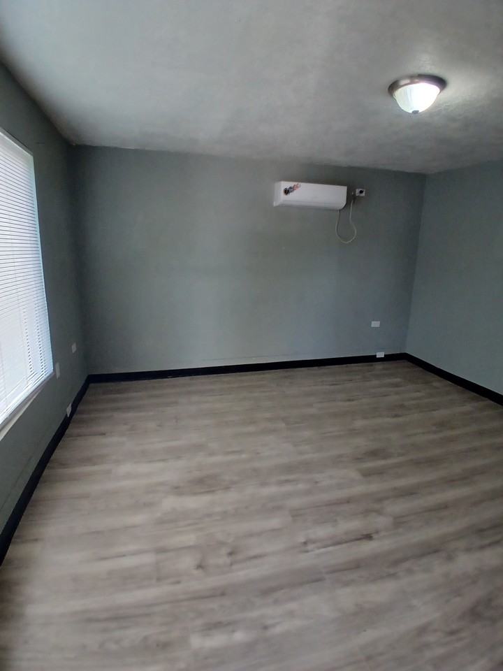 221 W Willow Ave #NA - Photo 4 of 10