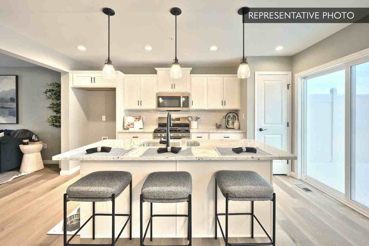 1047 Ellie Ln W #1047 - Photo 5 of 17