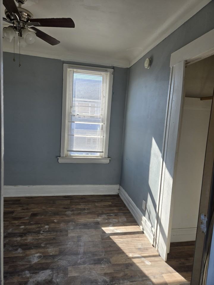 2078 Belmont St #2 - Photo 3 of 39