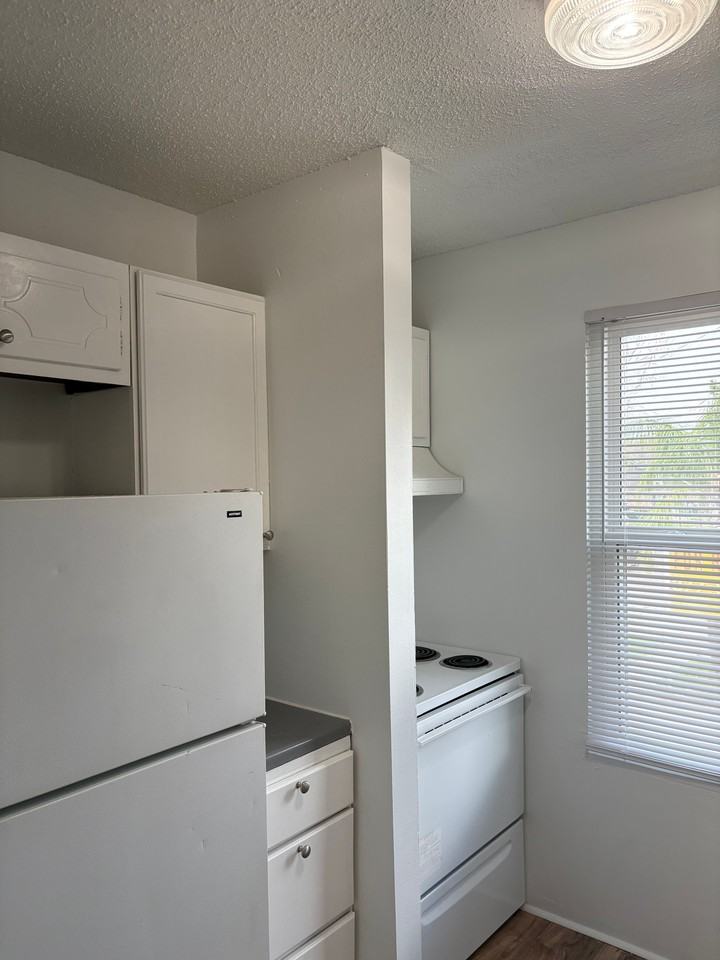 117 Raspberry St #C - Photo 6 of 8