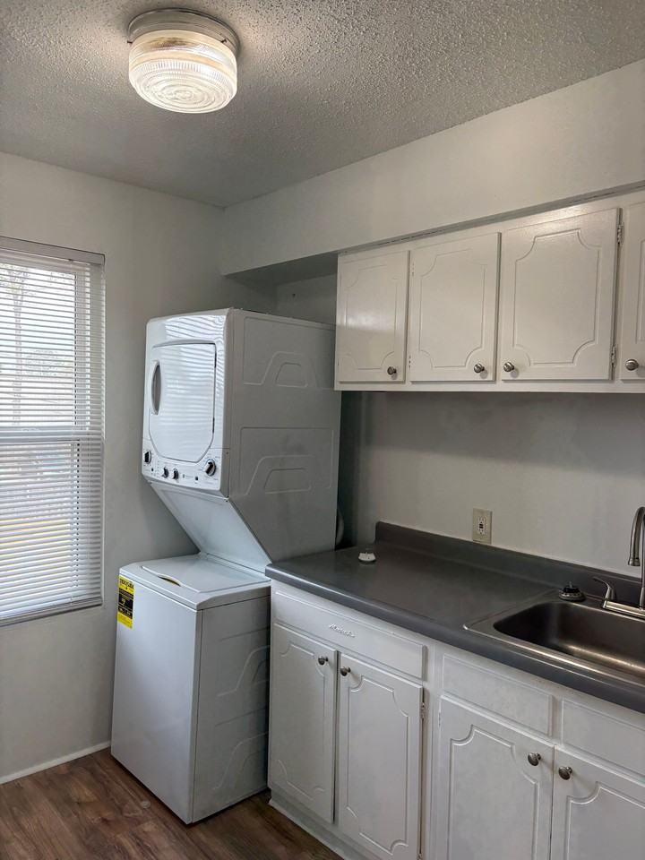 117 Raspberry St #C - Photo 7 of 8