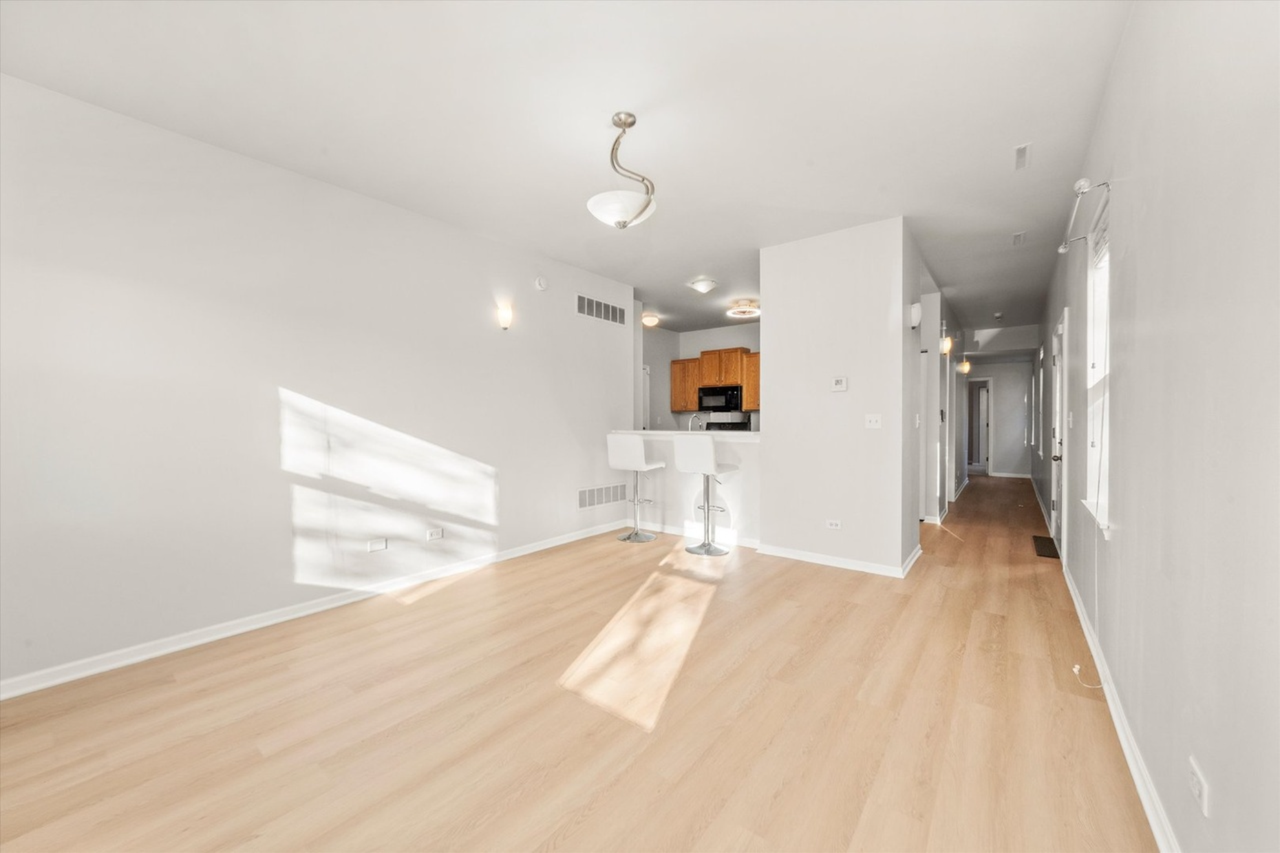 3771 S Lake Park Ave #3771 - Photo 4 of 20