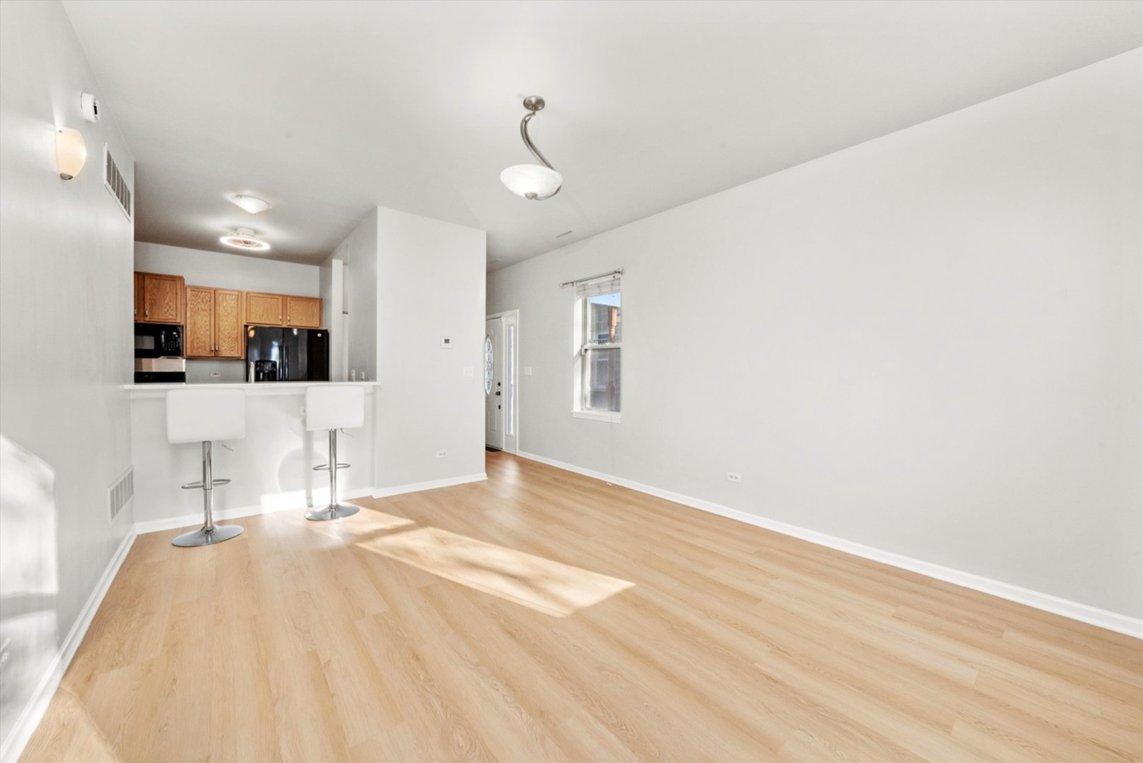 3771 S Lake Park Ave #3771 - Photo 5 of 20