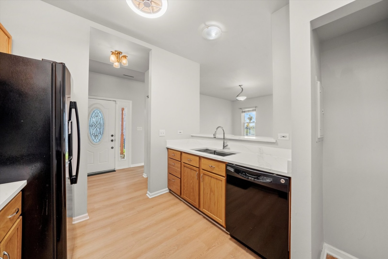 3771 S Lake Park Ave #3771 - Photo 7 of 20