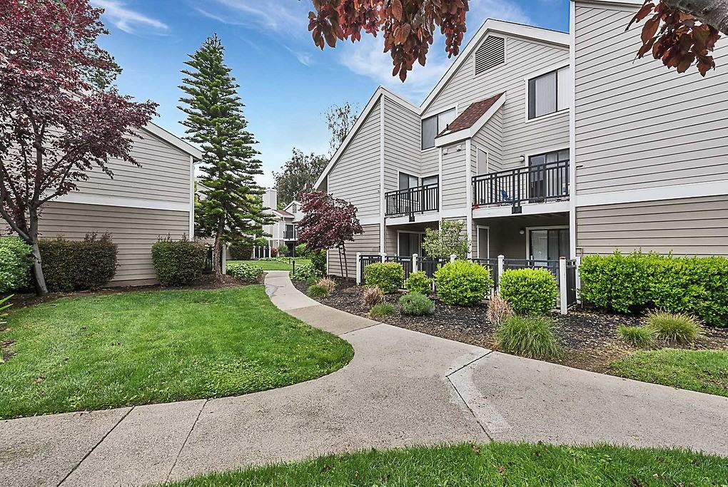 Brookside Oaks - Photo 5 of 50