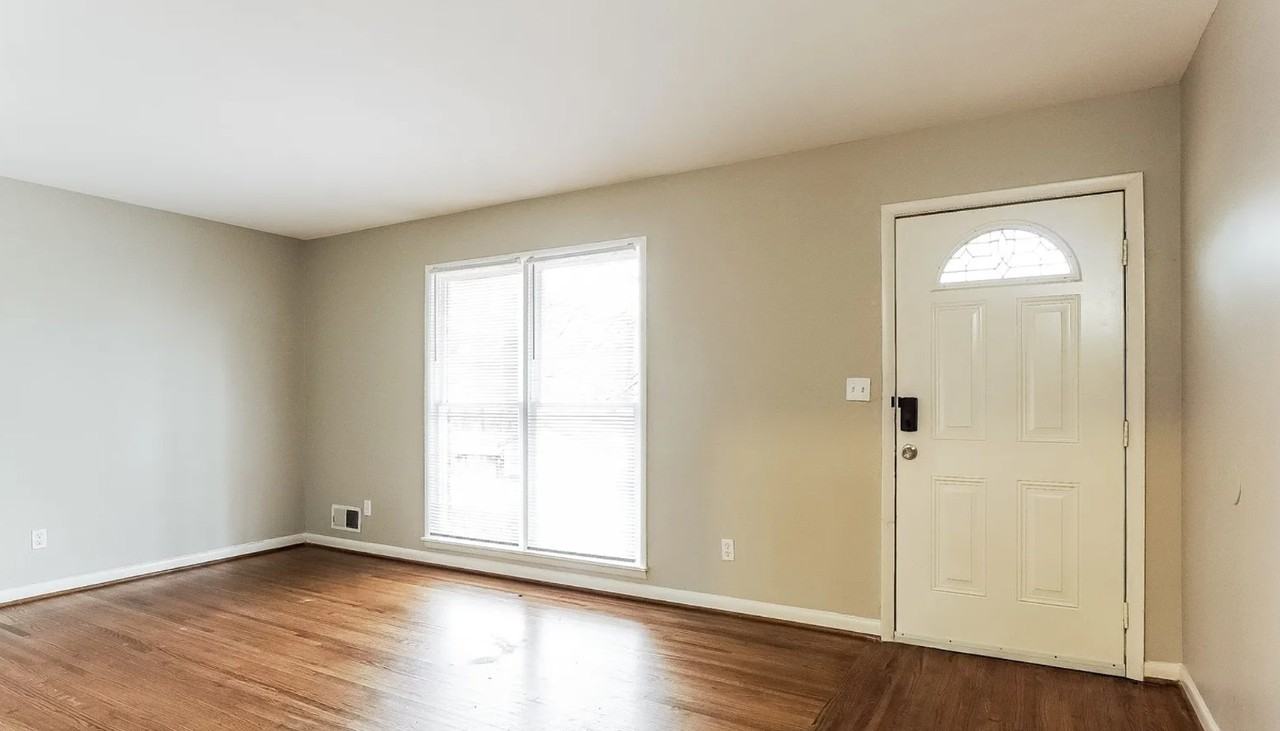 1032 Medina Dr #NA - Photo 2 of 14