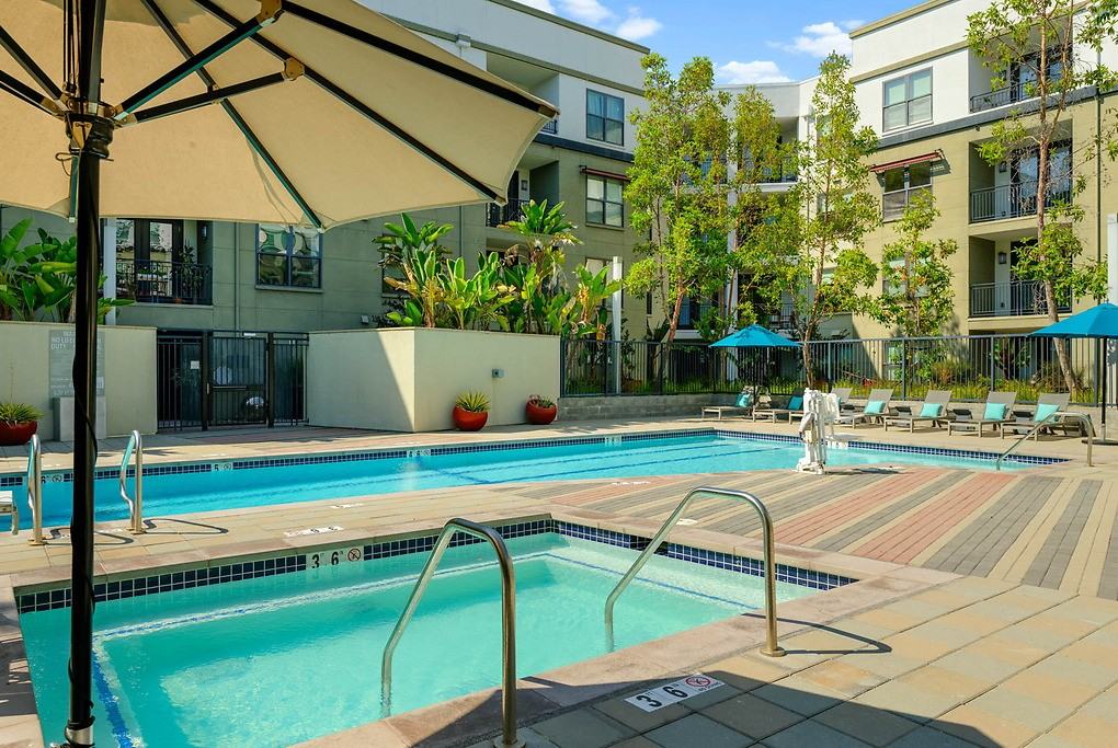 Radius - Photo 4 of 43