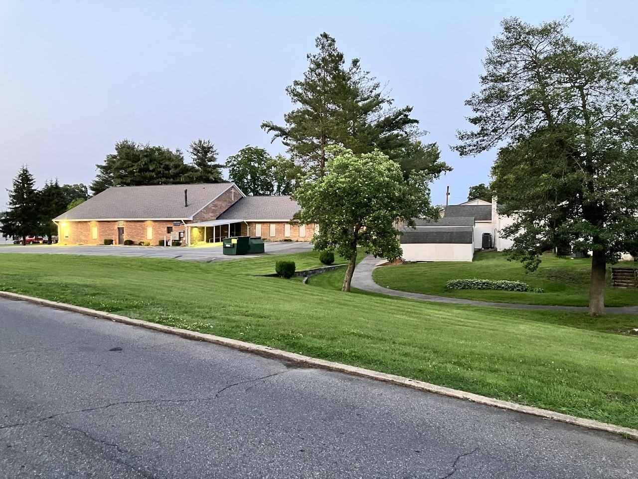 416 N St Se #A - Photo 3 of 11