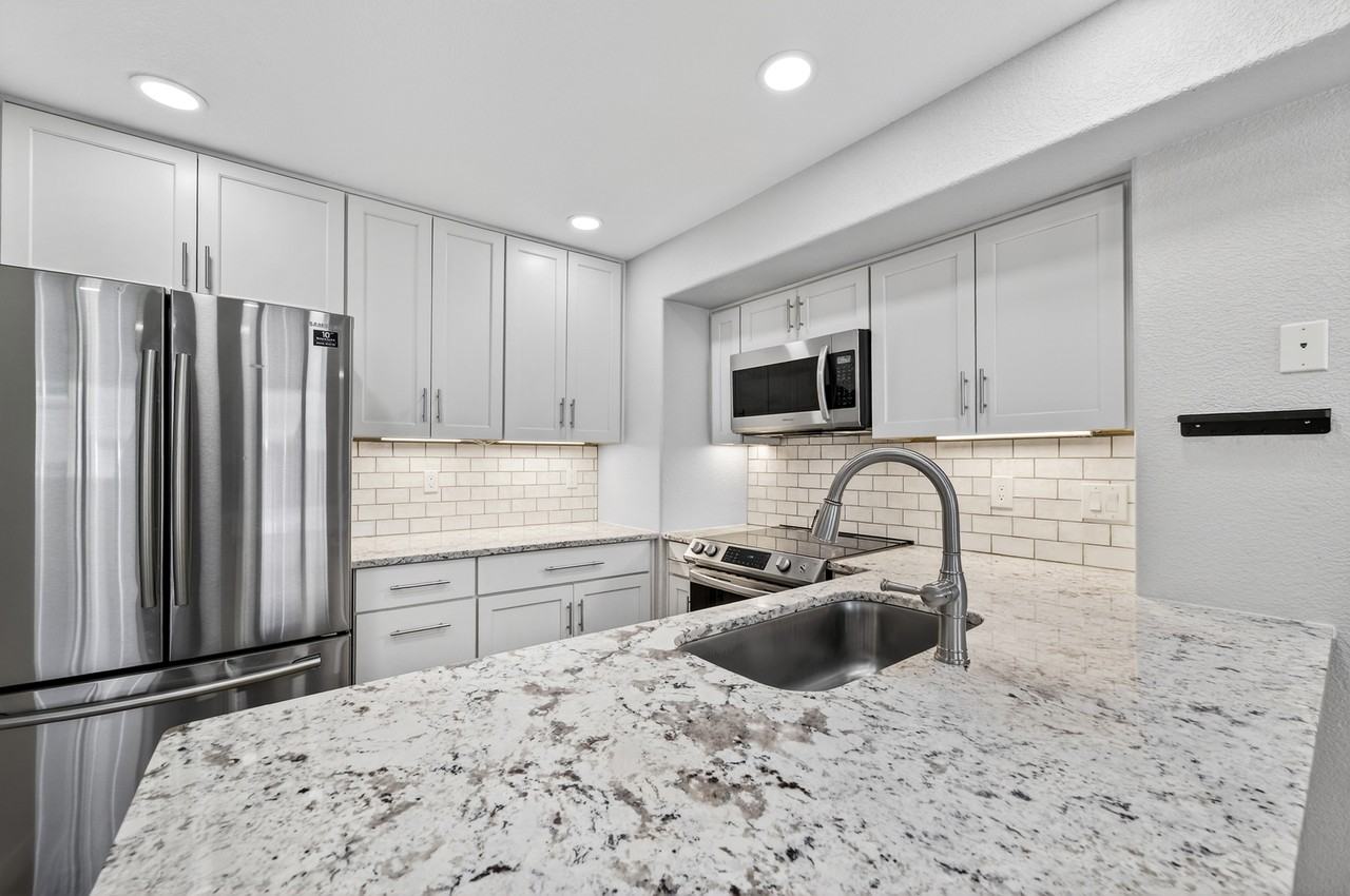 5781 University Village Vw #5781