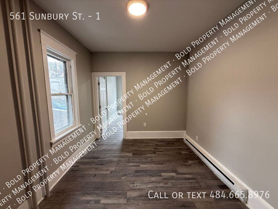 561 Sunbury St #1 - Photo 5 of 7