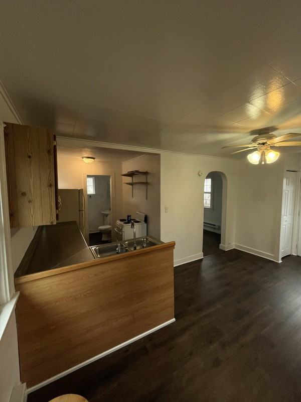 205 1/2 S Maple Ave - Photo 2 of 10