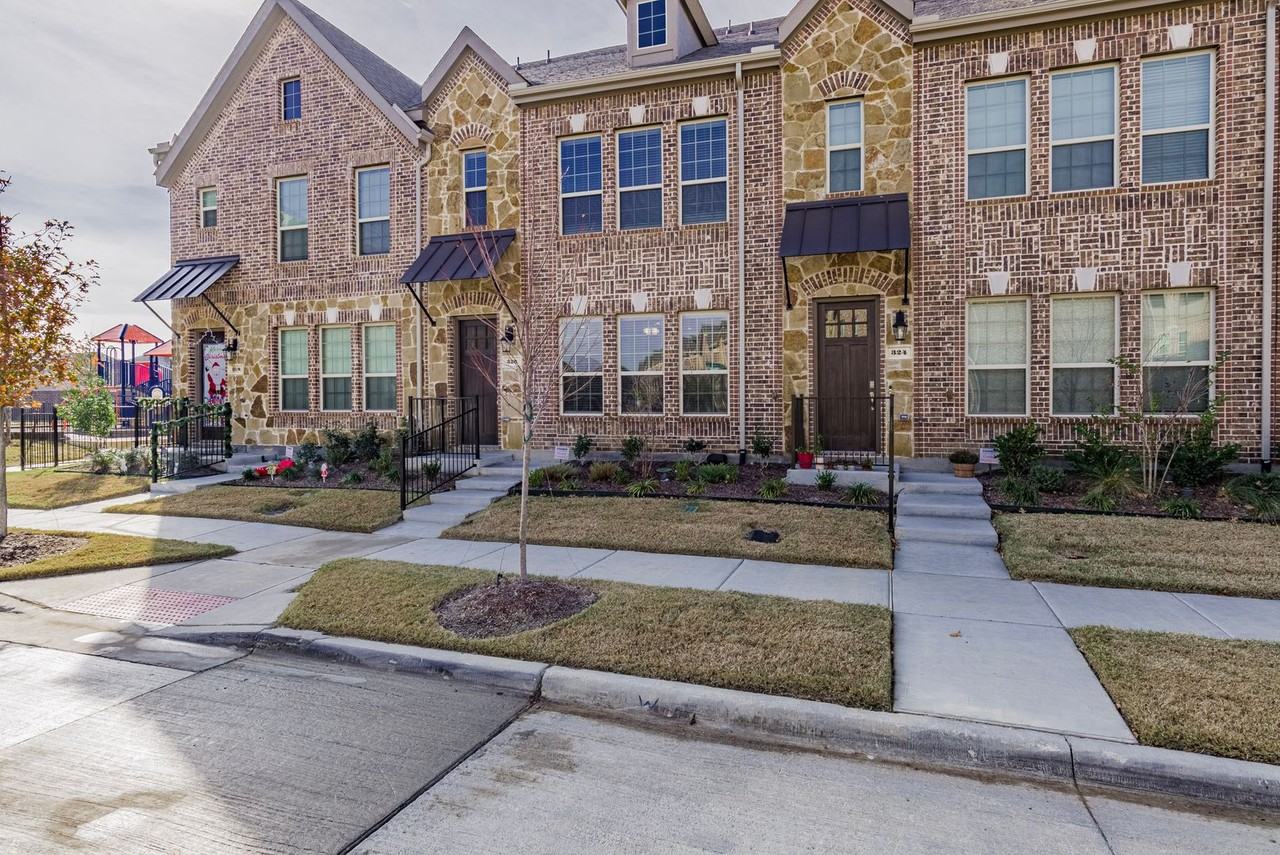 326 Shasta Dr - Photo 3 of 36