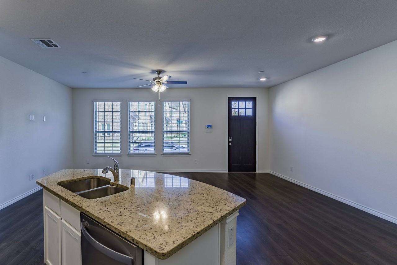 326 Shasta Dr - Photo 5 of 36