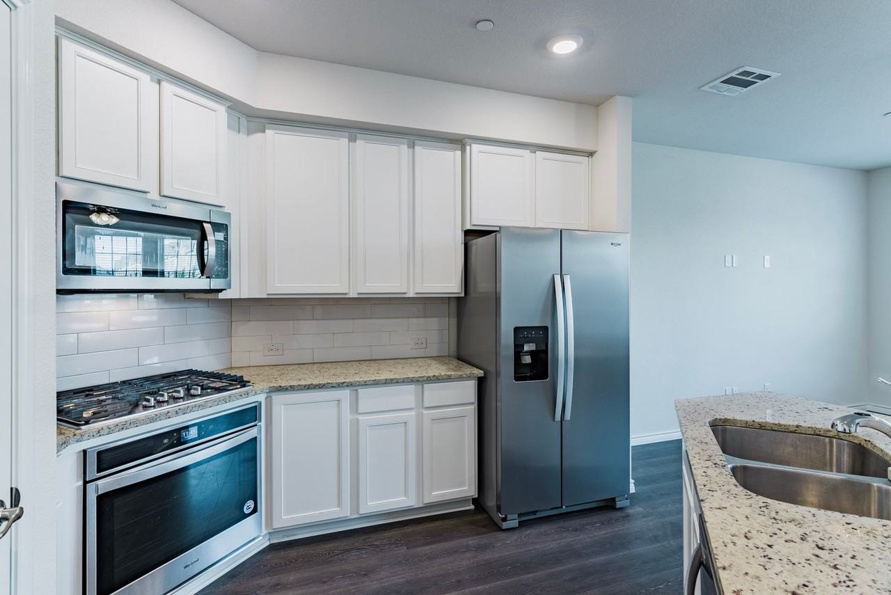 326 Shasta Dr - Photo 6 of 36