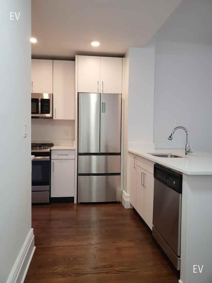 25 W 68th St #1C - Photo 3 of 7