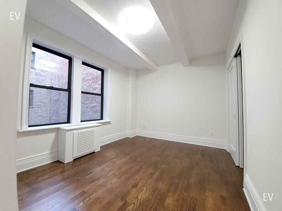 25 W 68th St #1C - Photo 6 of 7