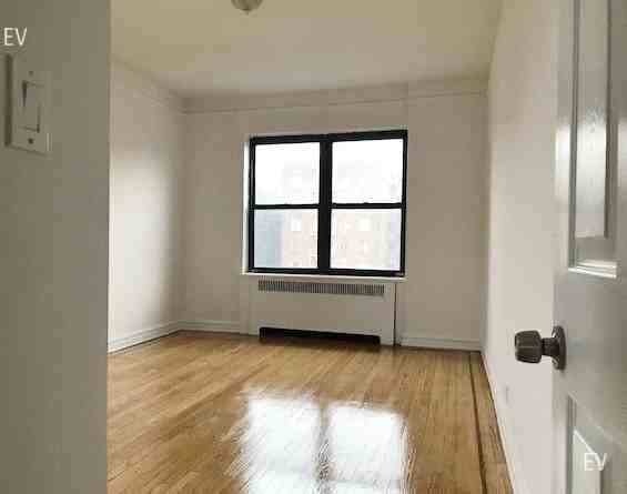 4960 Broadway #1D - Photo 3 of 5