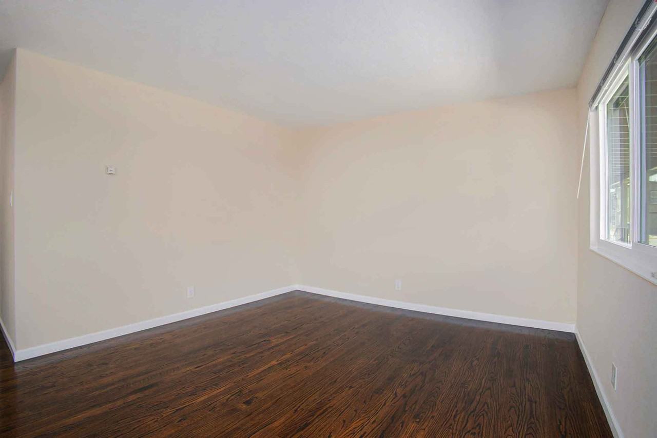 1709 Pacific Ave #B - Photo 5 of 14