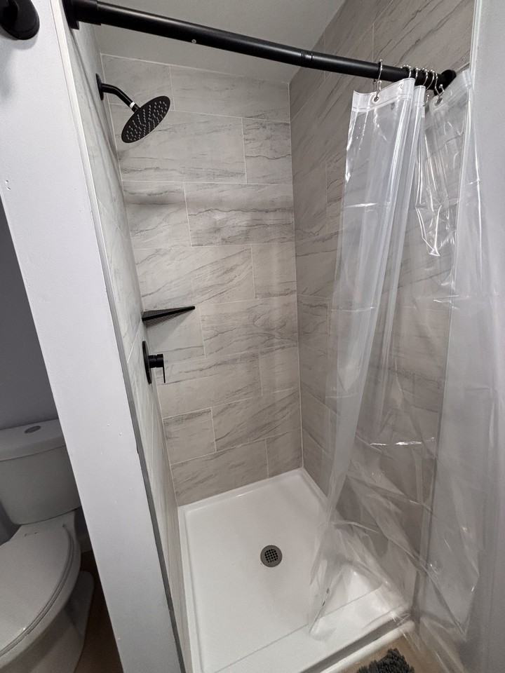 114 Summit Ave - Photo 3 of 7