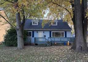 featured image of 6022 Clover Ln