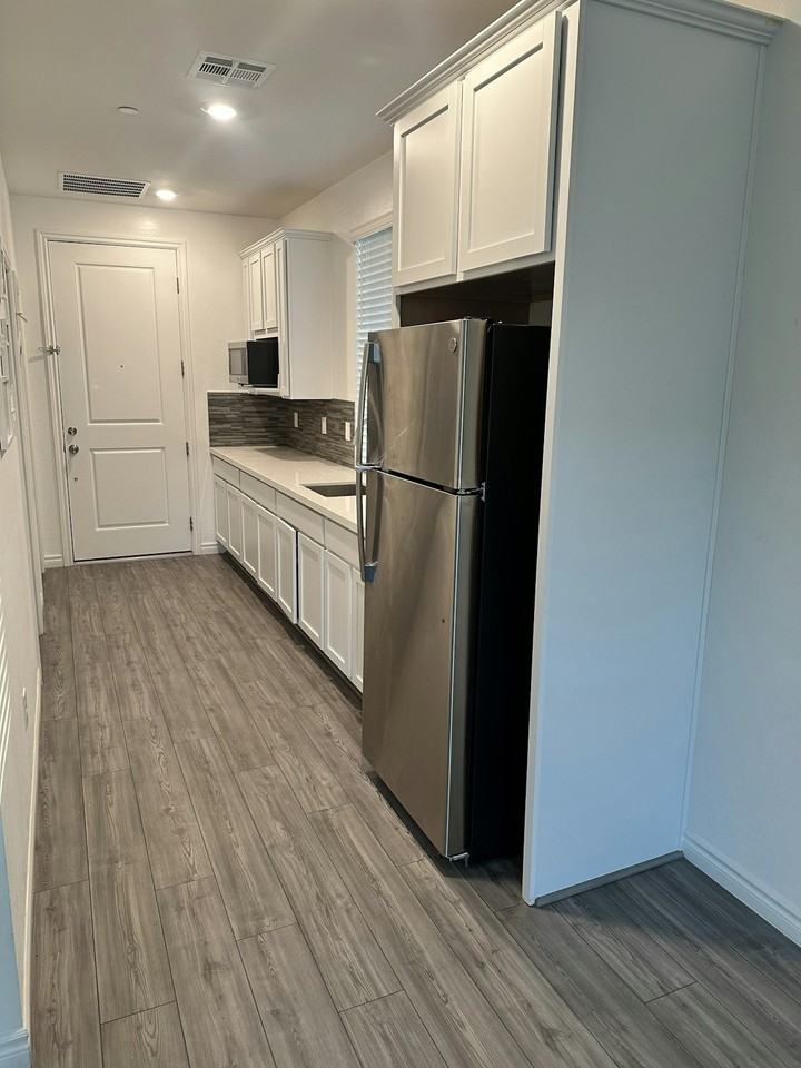 9876 Abel Clf St, Unit 1 unit - Photo 3 of 11