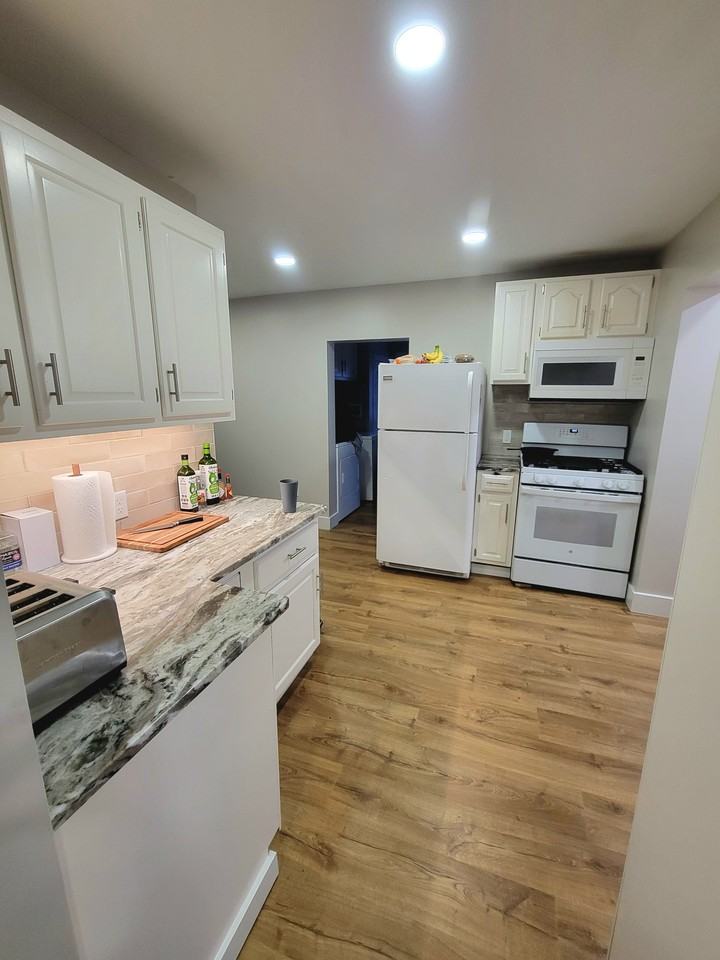 38 Grove St Ne #1 - Photo 4 of 15