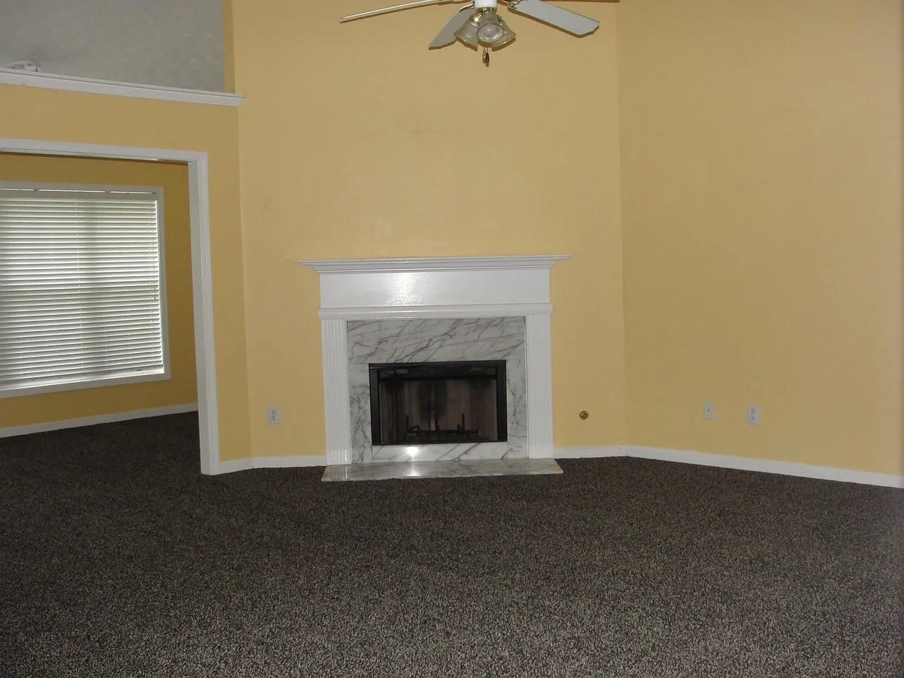 285 Circle Rd - Photo 3 of 12