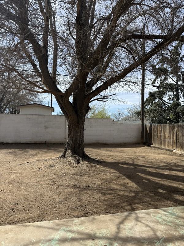 11104 Indian School Rd Ne - Photo 7 of 8