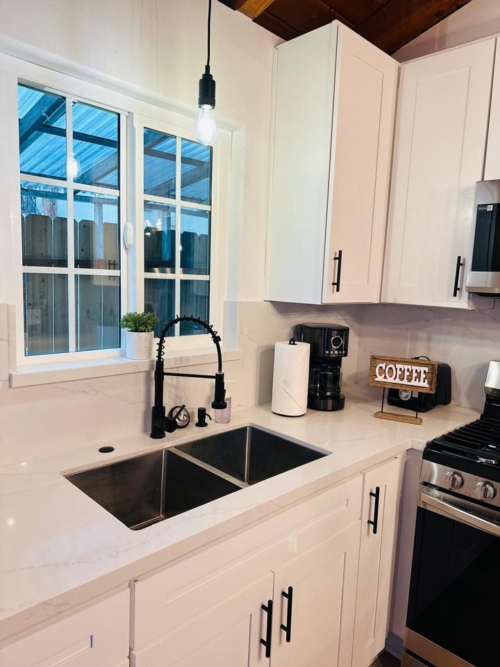 4040 Boundary St - Photo 3 of 13