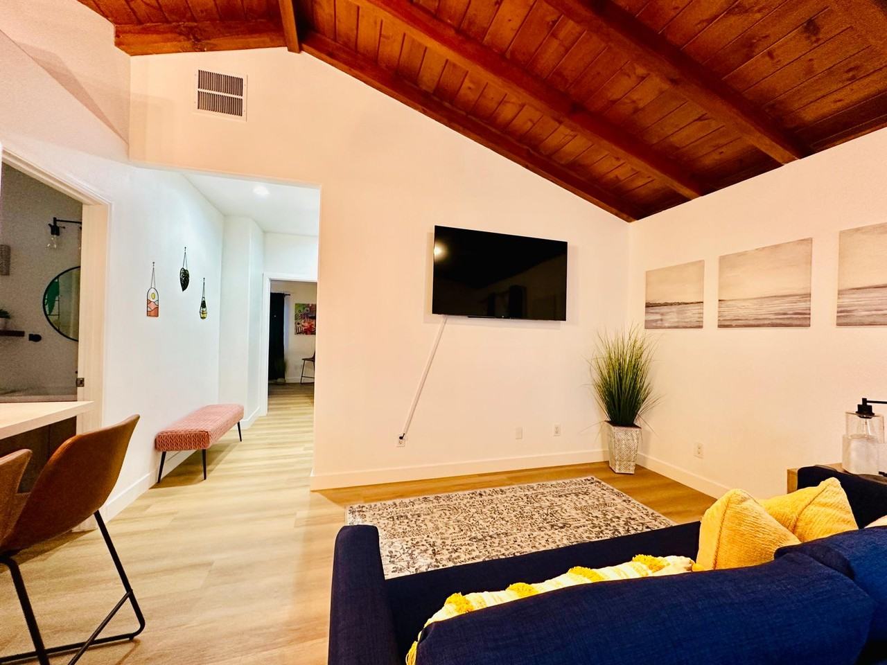 4040 Boundary St - Photo 4 of 13