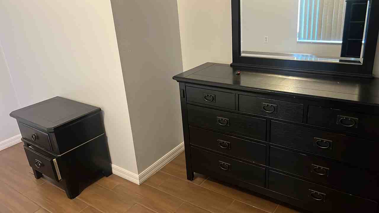 2305 Jessica Ln - Photo 2 of 7