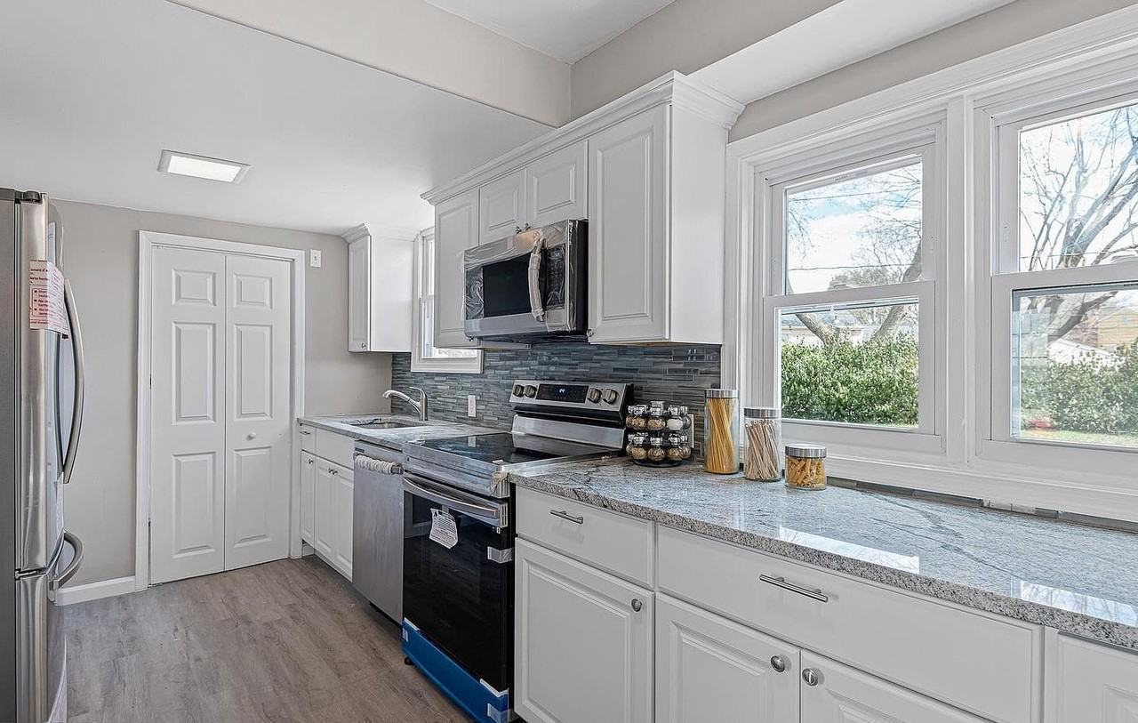 1 Carlo Rd - Photo 2 of 17