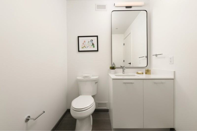 853 W Madison St - Photo 3 of 7