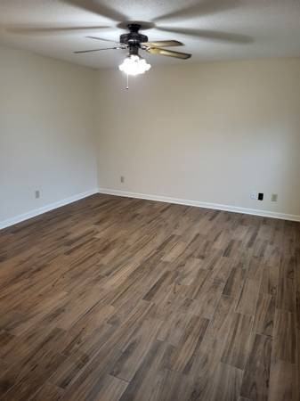 1860 Lowe St - Photo 2 of 16