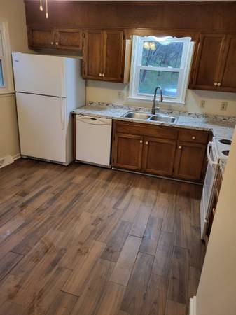 1860 Lowe St - Photo 4 of 16