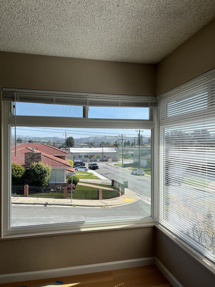 20465 Almeda St - Photo 2 of 12