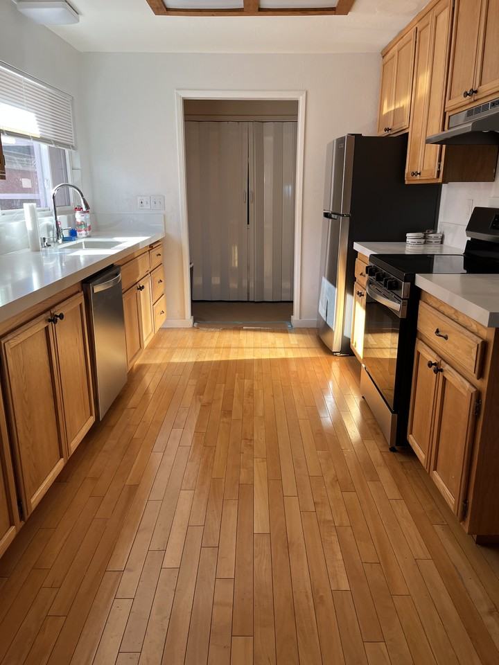 20465 Almeda St - Photo 4 of 12