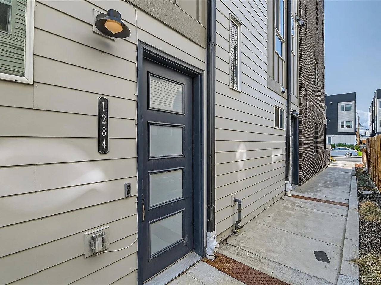 1284 Stuart St - Photo 3 of 12