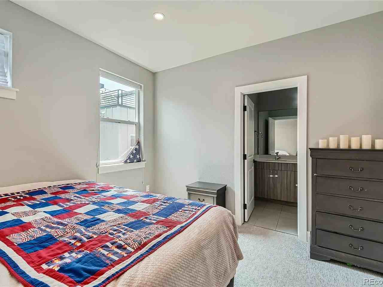 1284 Stuart St - Photo 4 of 12