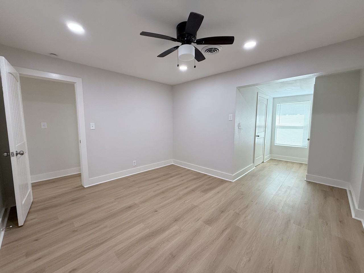 414 12th St Se - Photo 6 of 20